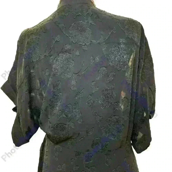 FLORAL BURNOUT SHORT SLEEVE HIGH/LOW WRAP DRESS IN BLACK - Picture 8 of 12